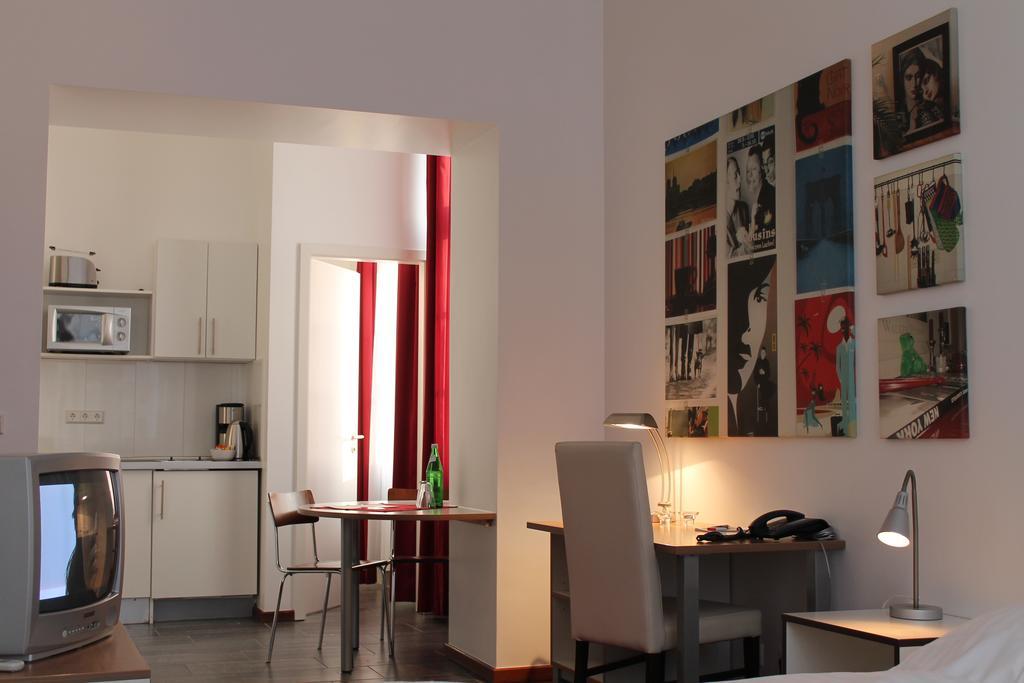 Gls Studio Hotel Berlin Room photo